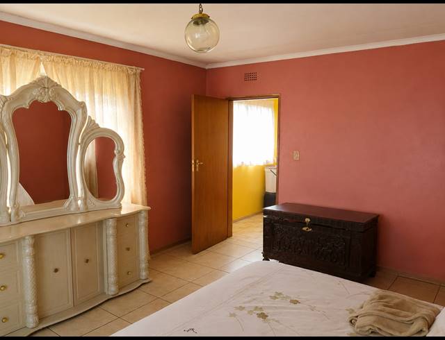 3 BEDROOM HOUSE FOR SALE IN SEBOKENG ZONE 13